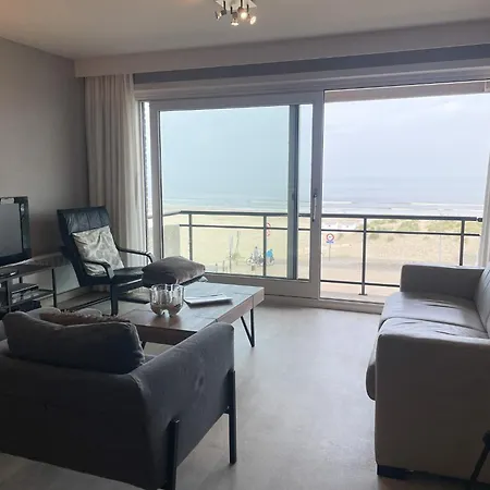Apartment With Beautiful Sea View