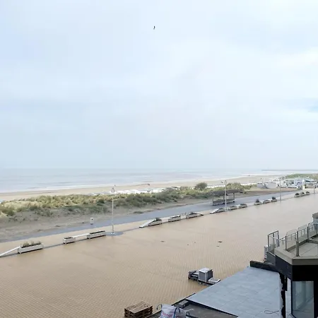 In By Scenic Beaches * Nieuwpoort