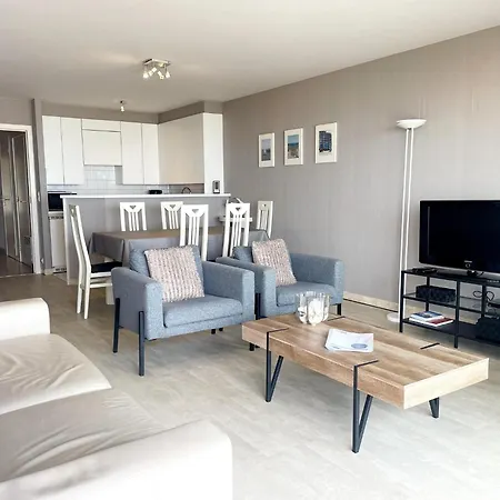Apartment With Beautiful Sea View *