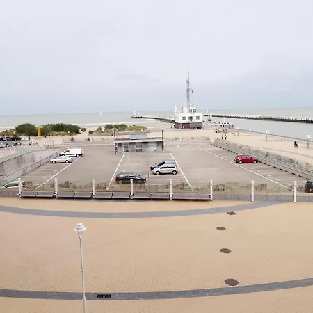 In By Scenic Beaches Nieuwpoort