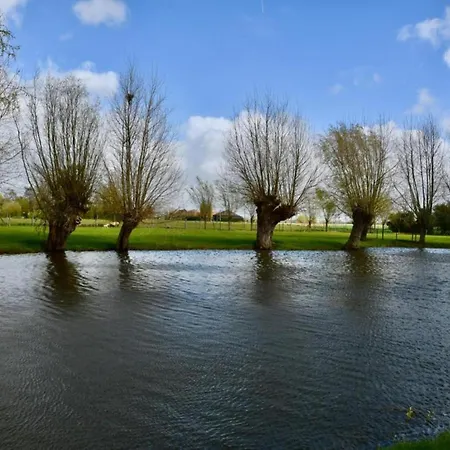 Apartman In By Scenic Beaches *